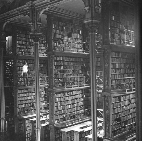 Cincinnati and Hamilton County Library. Oude hoofdbibliotheek uit 1874 met 200.000 boeken