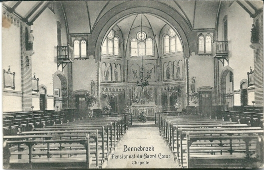 De kapel in de tijd dat Sacré Coeur meisjespensionaat was en Frans naast Nederlands de voertaal