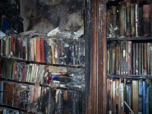 In de nacht van 21 januari 1921 had een grote uitslaande brand plaats in het Allerston kasteel, waarbij ongeveer een-derde verloring ging en ook de bibliotheek tengevolge van brand en bluswater ernstige schade ondervond