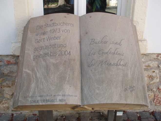Boeksculptuur voor de Bücherei van Bad Hauenstein, Pfalts, Duitsland