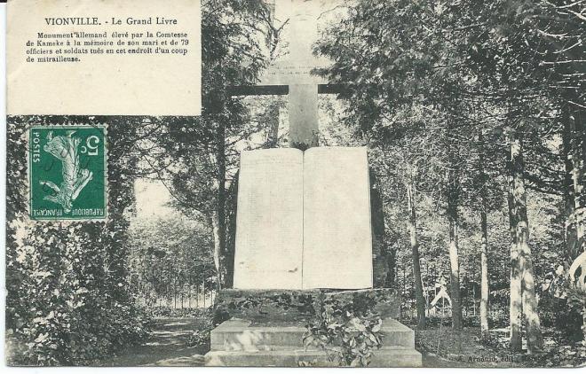 Vionville (France): Le Grand Livre. Monument allemand élevé par la Comtesse de Kameke à la mémopire de son marie et de 79 officiers et soldats tués en cet endroit d'un coup de mitrailleuse