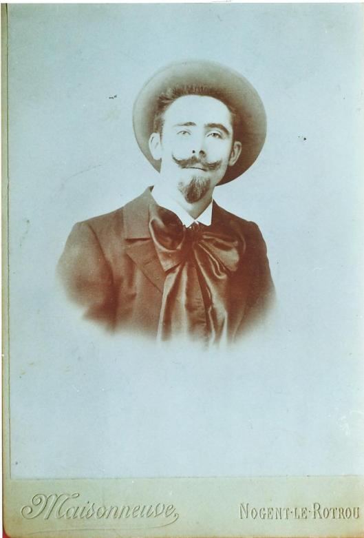Portret van 'gentlelman' Lucien Monceau 